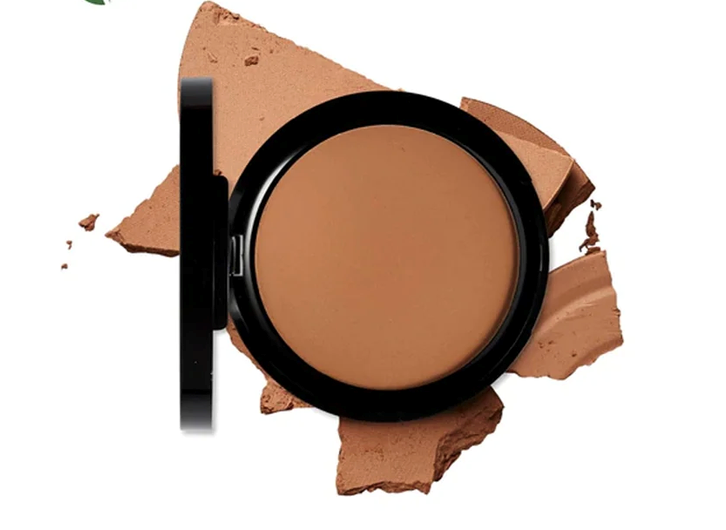 Backstage  Matt Bronzer Beach Babe